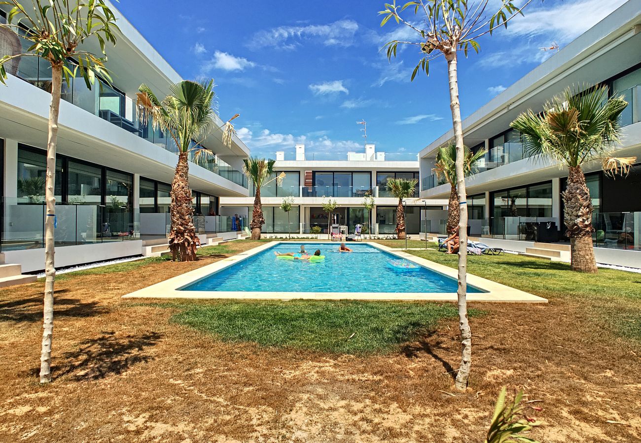 Apartment in Mar de Cristal - Modern, pool view, south east facing