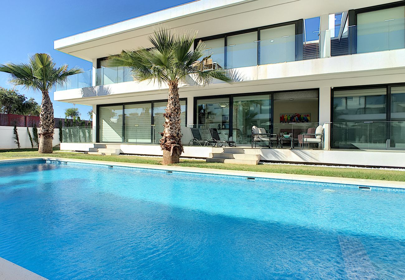 Apartment in Mar de Cristal - Modern, pool view, south east facing