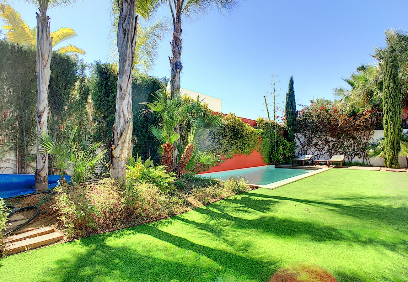 Villa in Mar de Cristal - Modern villa with private pool and garden