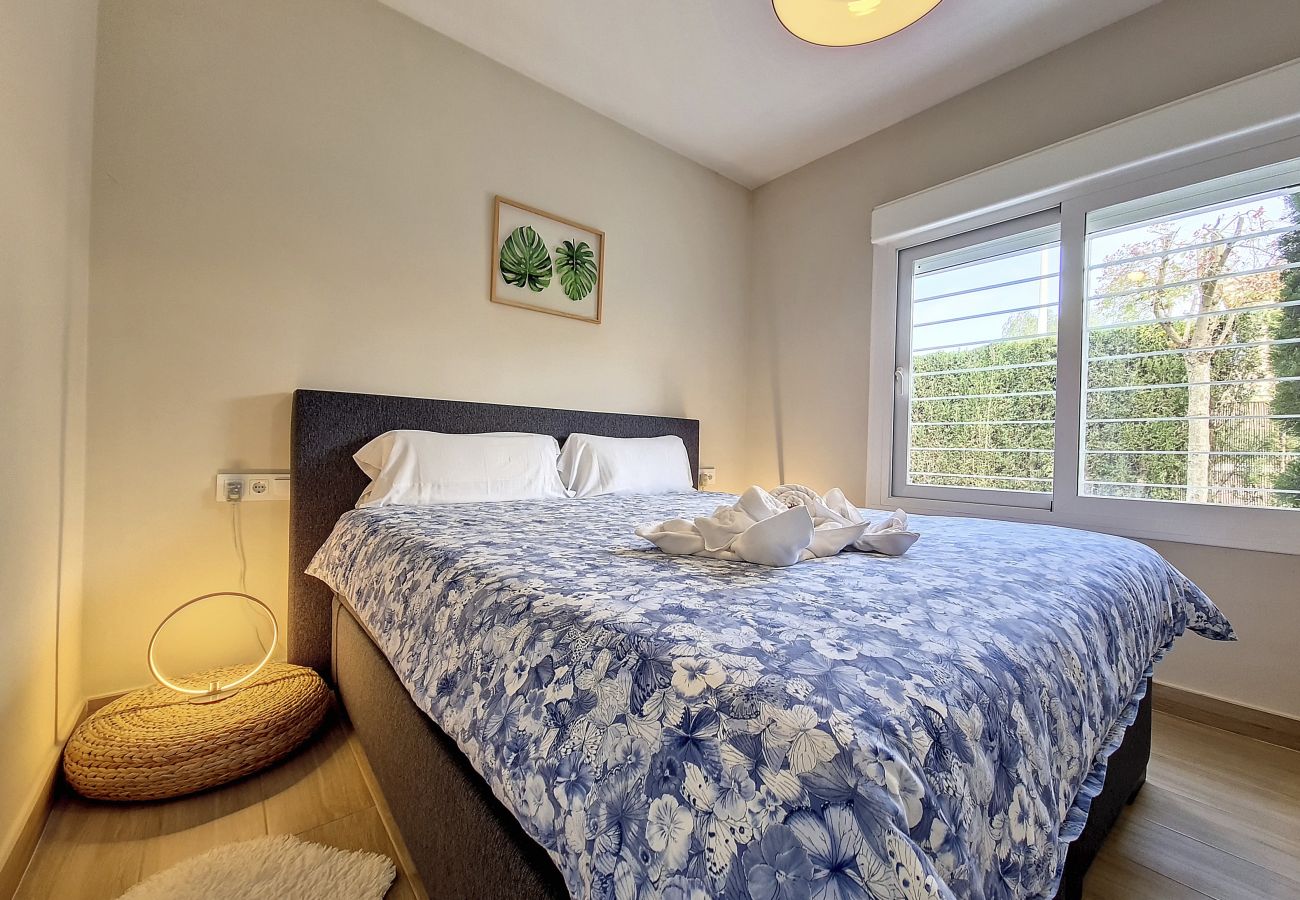 Villa in Mar de Cristal - Modern villa with private pool and garden