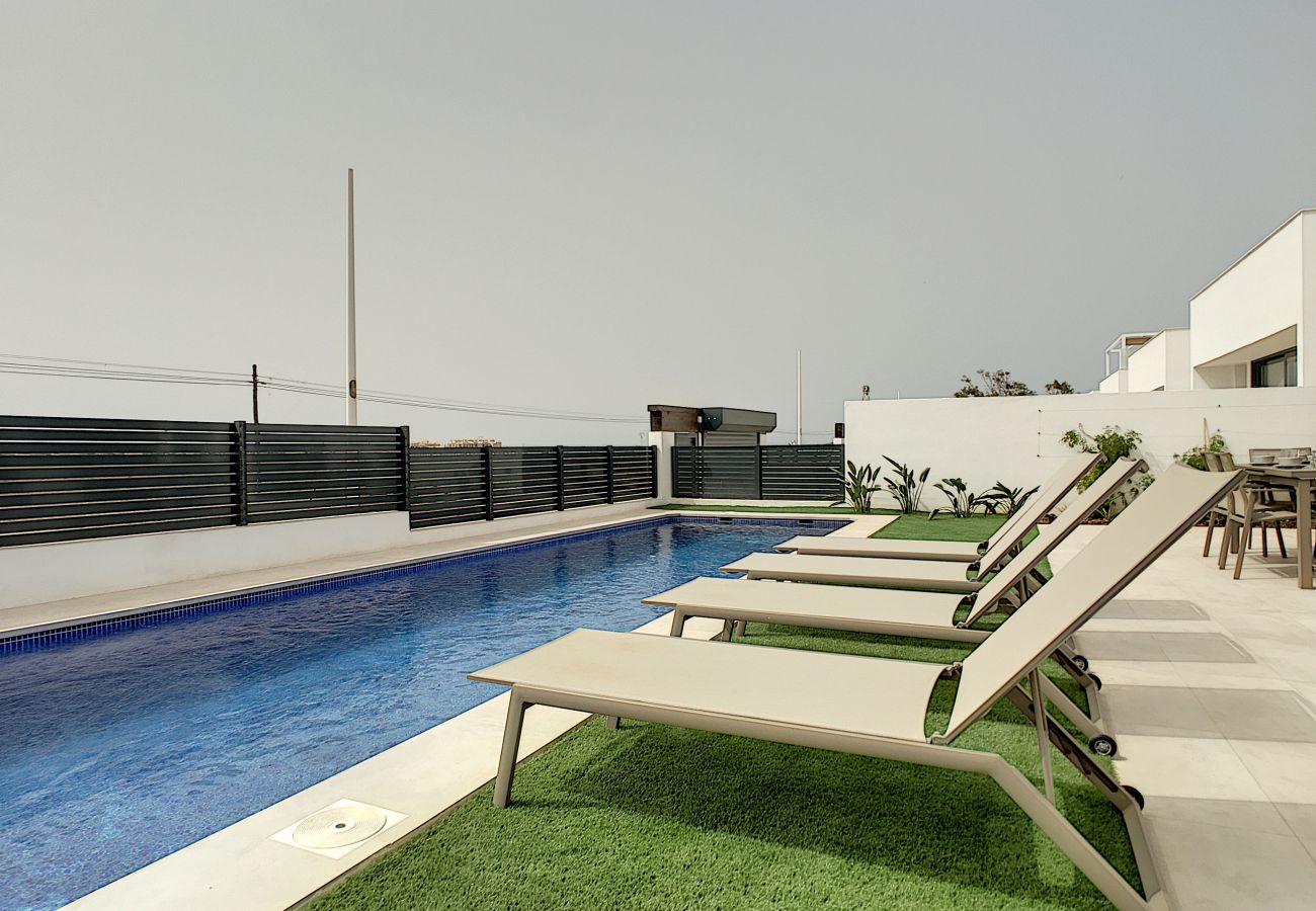 Villa in Mar de Cristal - Modern villa with private pool