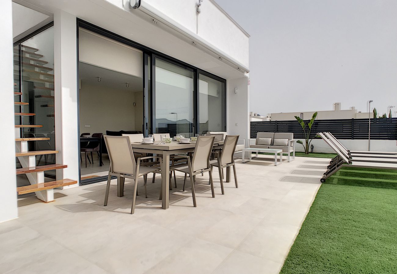 Villa in Mar de Cristal - Modern villa with private pool