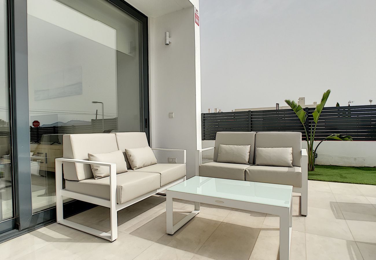 Villa in Mar de Cristal - Modern villa with private pool