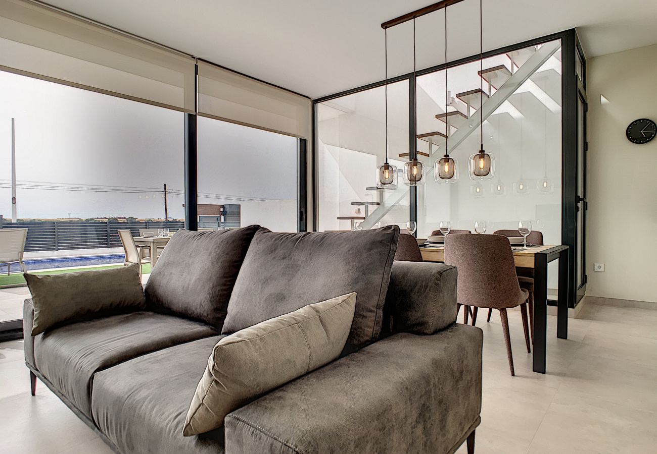 Villa in Mar de Cristal - Modern villa with private pool