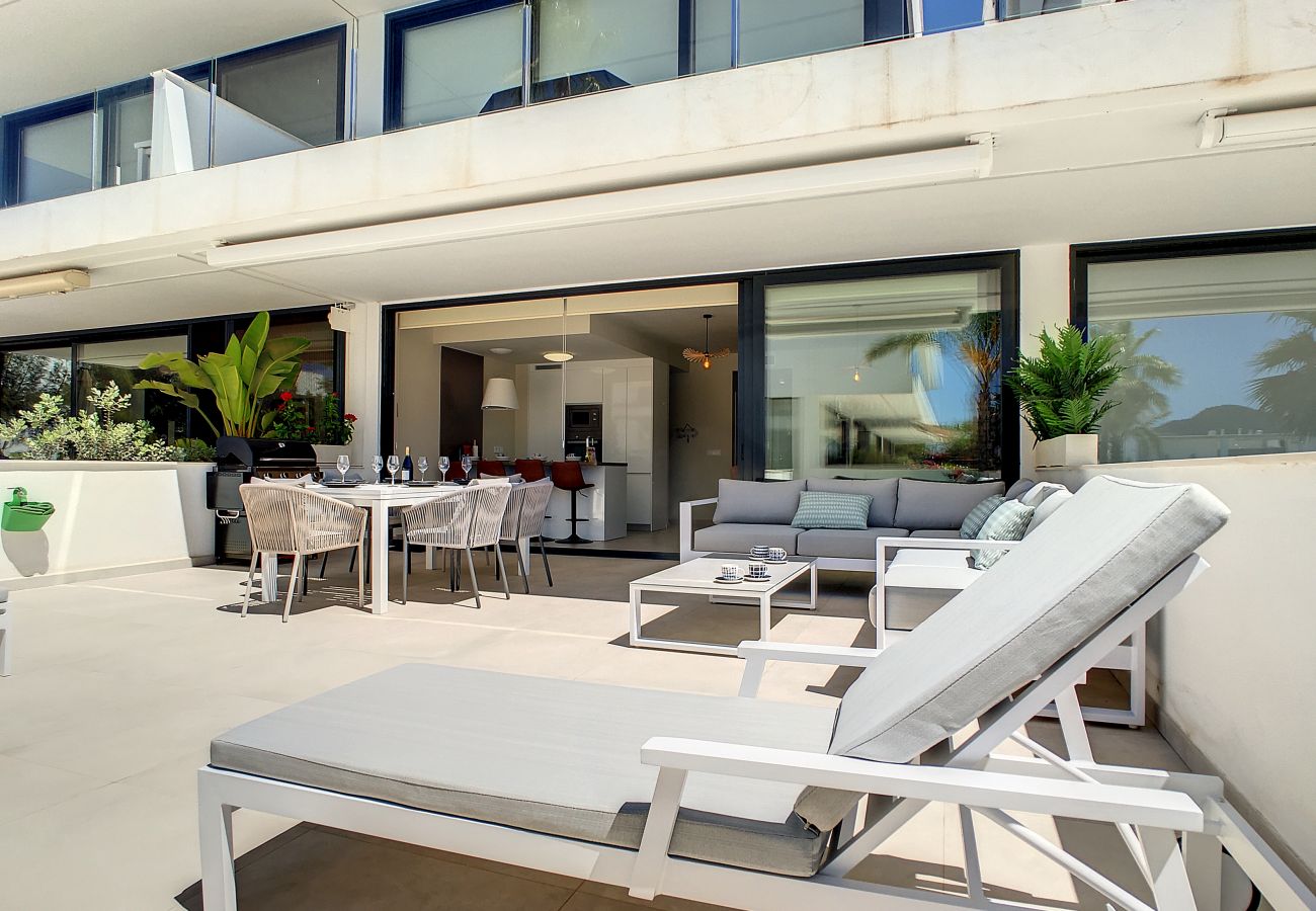 Apartment in Mar de Cristal - Modern, large terrace, pool and BBQ