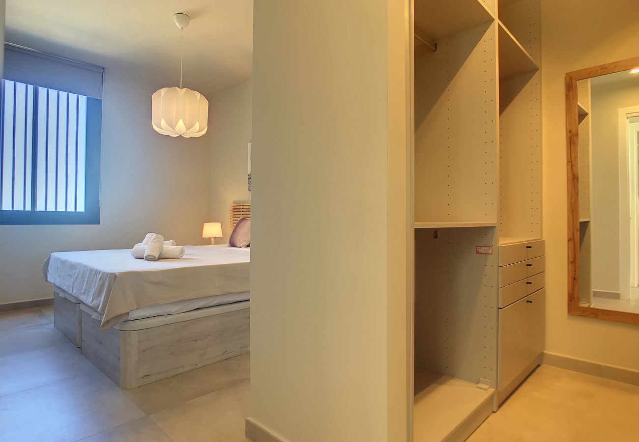 Apartment in Mar de Cristal - Modern, large terrace, pool and BBQ
