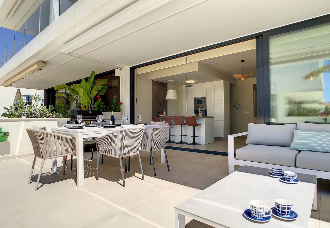 Apartment in Mar de Cristal - Modern, large terrace, pool and BBQ