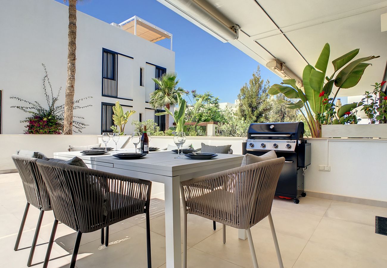 Apartment in Mar de Cristal - Modern, large terrace, pool and BBQ
