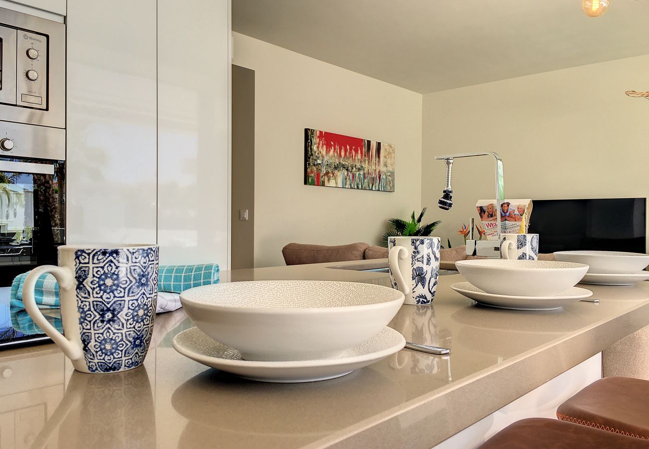 Apartment in Mar de Cristal - Modern, large terrace, pool and BBQ