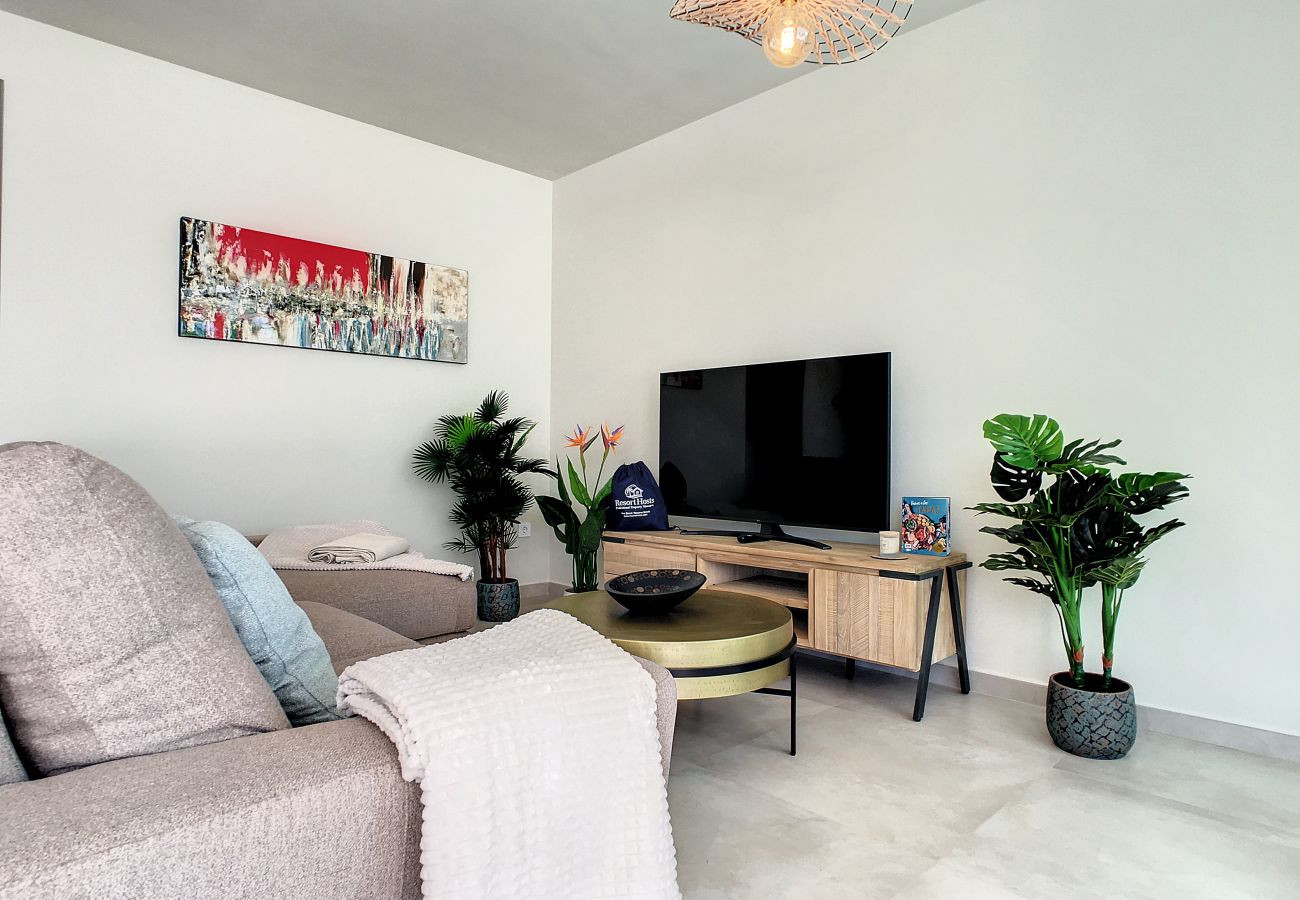 Apartment in Mar de Cristal - Modern, large terrace, pool and BBQ