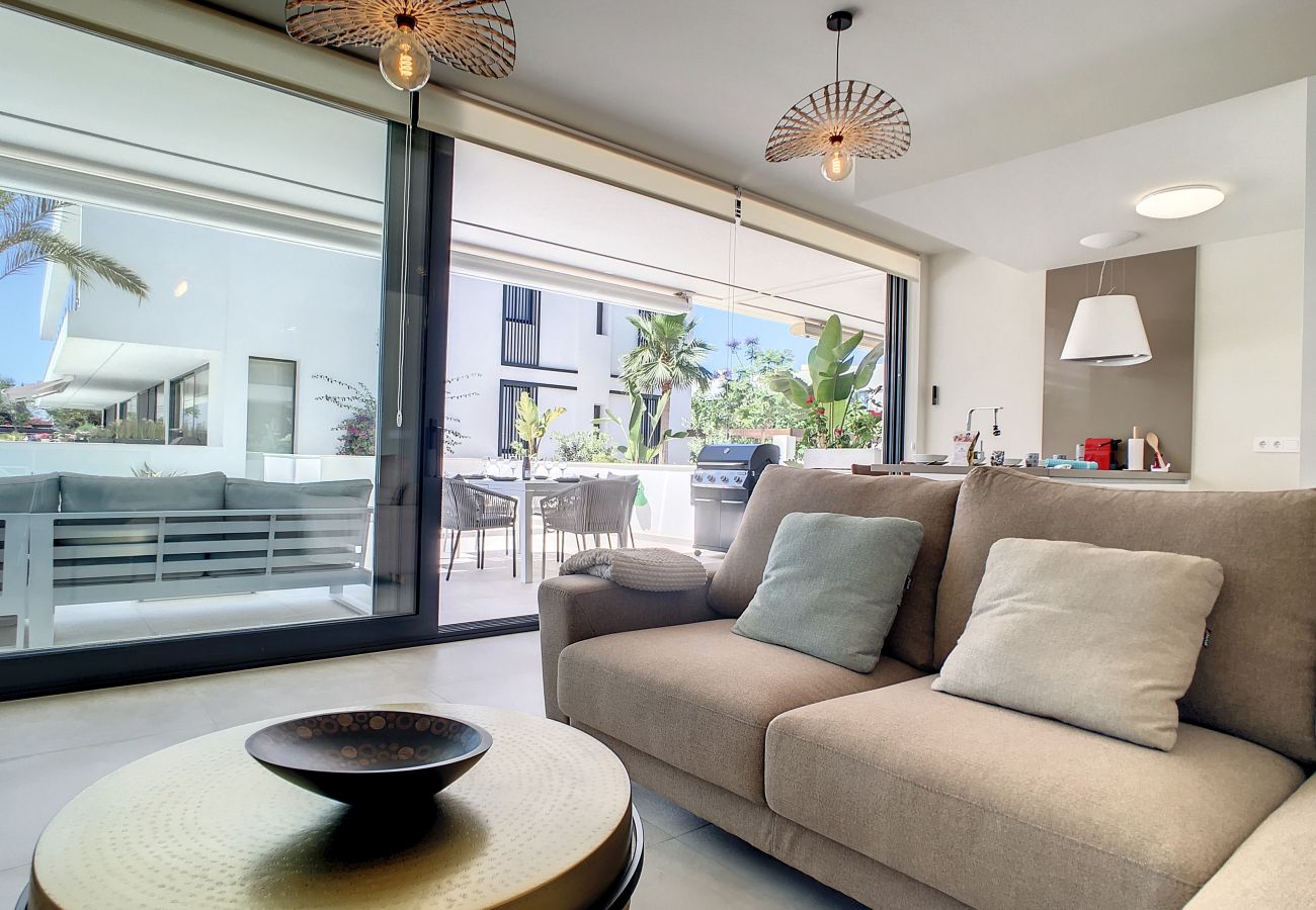 Apartment in Mar de Cristal - Modern, large terrace, pool and BBQ