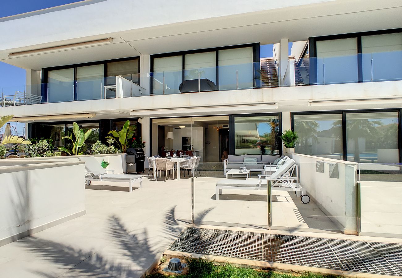 Apartment in Mar de Cristal - Modern, large terrace, pool and BBQ