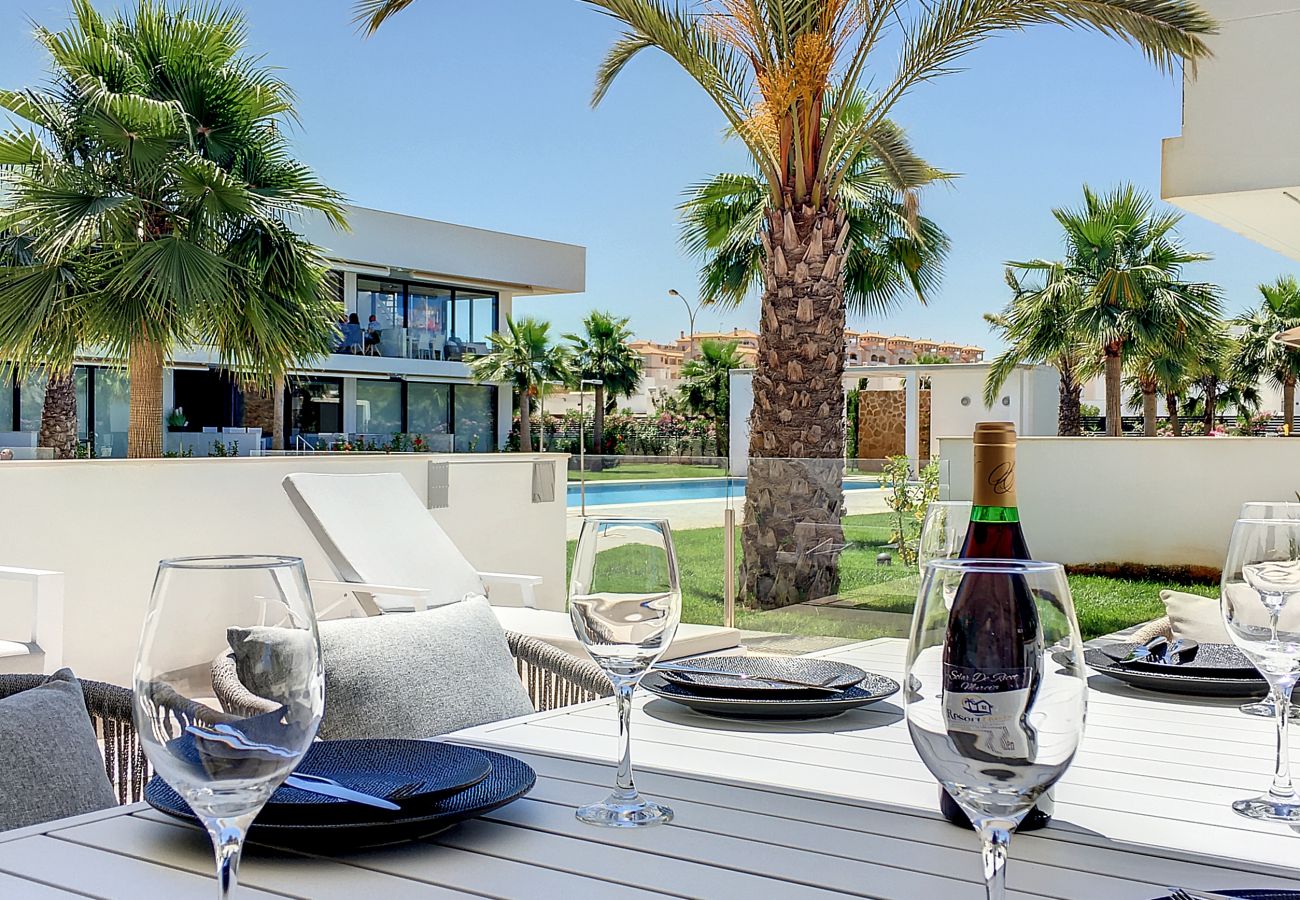 Apartment in Mar de Cristal - Modern, large terrace, pool and BBQ