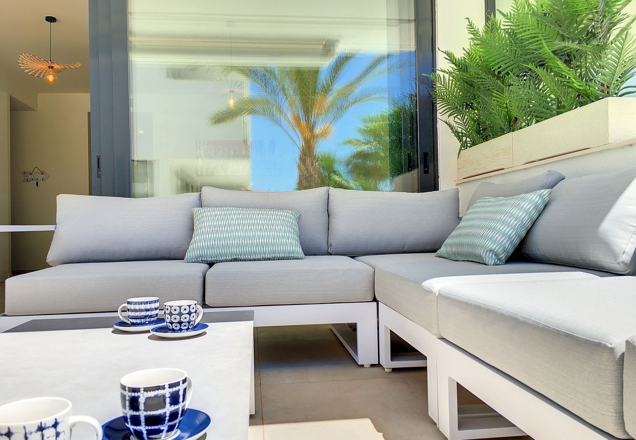 Apartment in Mar de Cristal - Modern, large terrace, pool and BBQ