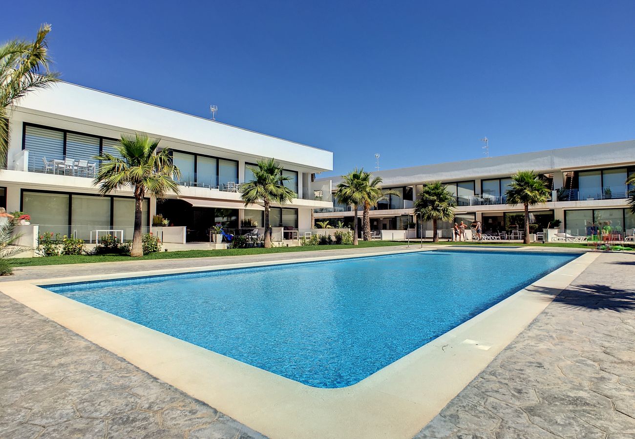 Apartment in Mar de Cristal - Modern, large terrace, pool and BBQ