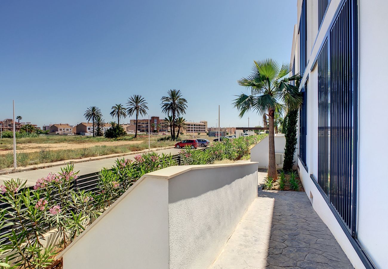 Apartment in Mar de Cristal - Modern, large terrace, pool and BBQ