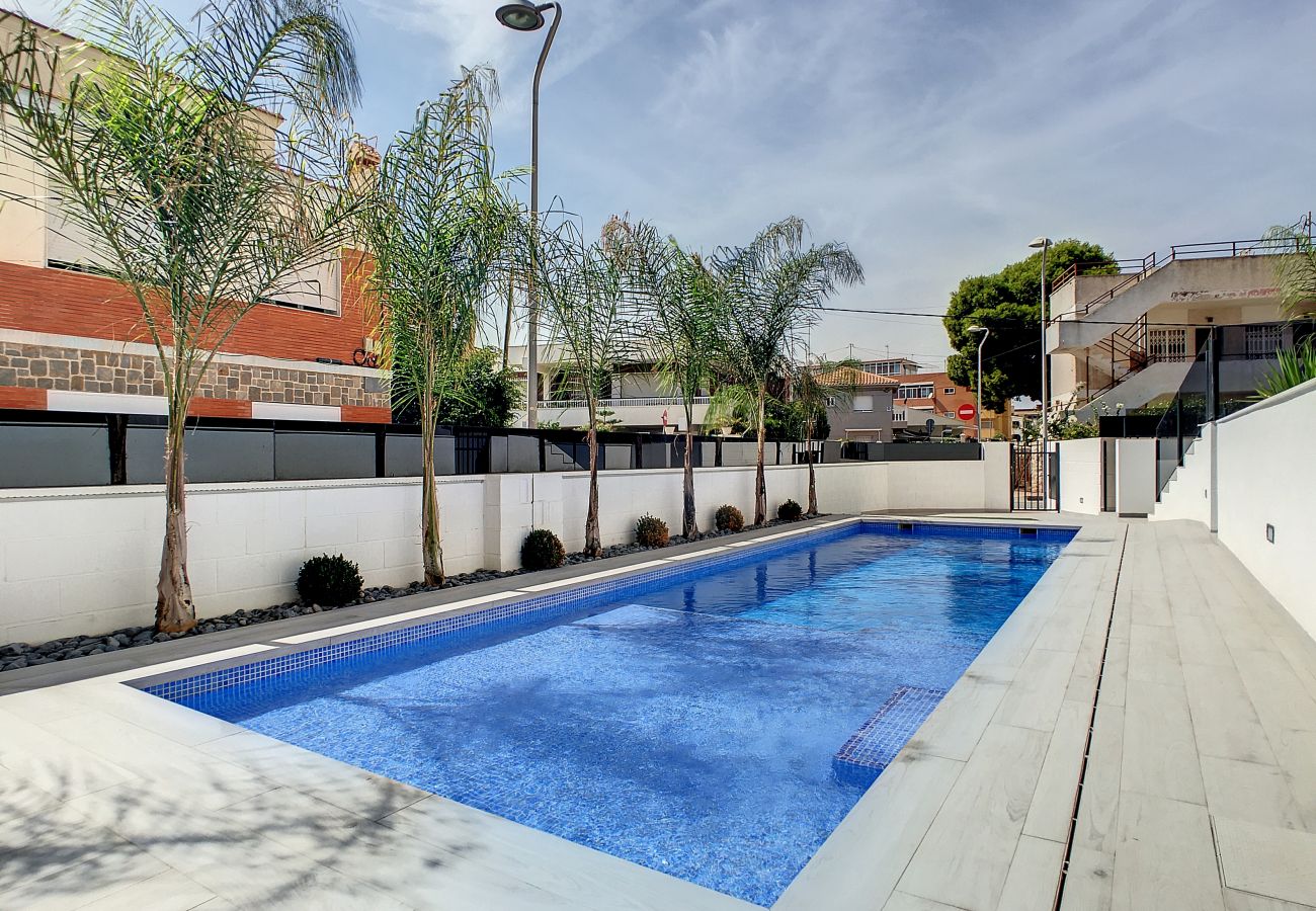 Apartment in Santiago de la Ribera - Ground floor, 100m from beach, pool, wifi, parking