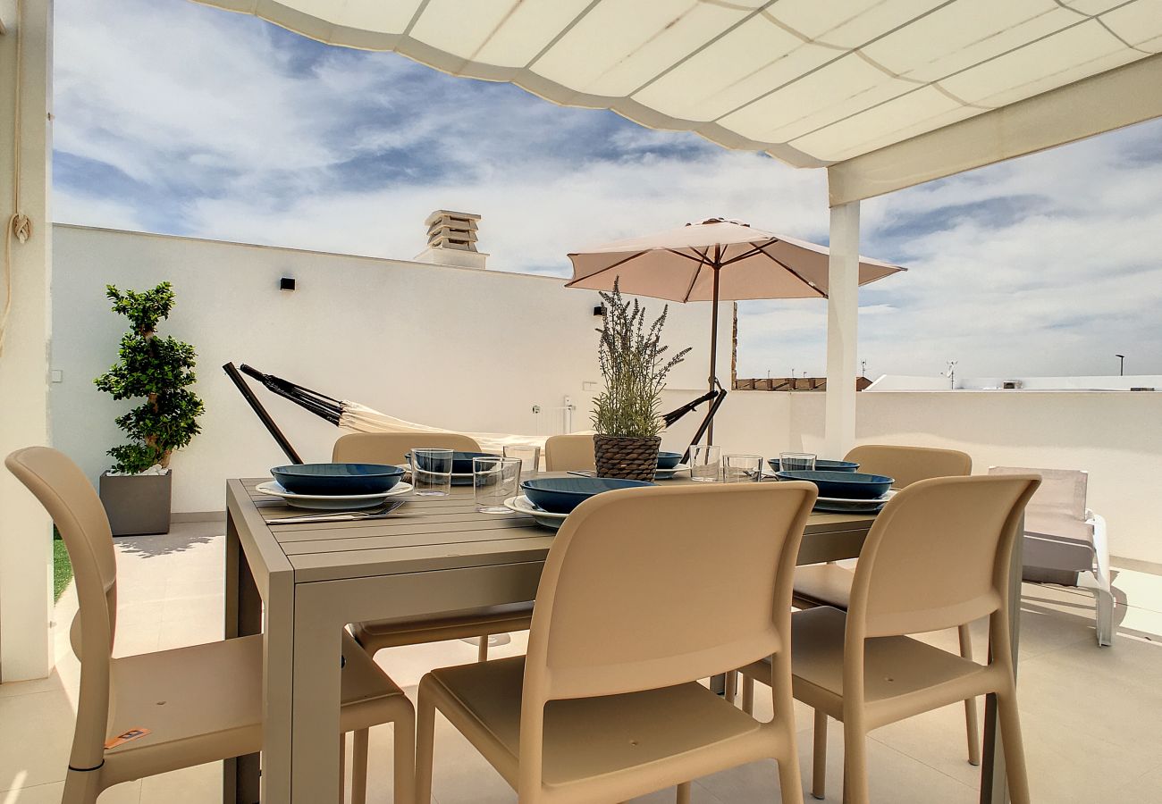 Villa in Santiago de la Ribera - Villa with private roof terrace, patio with pool 