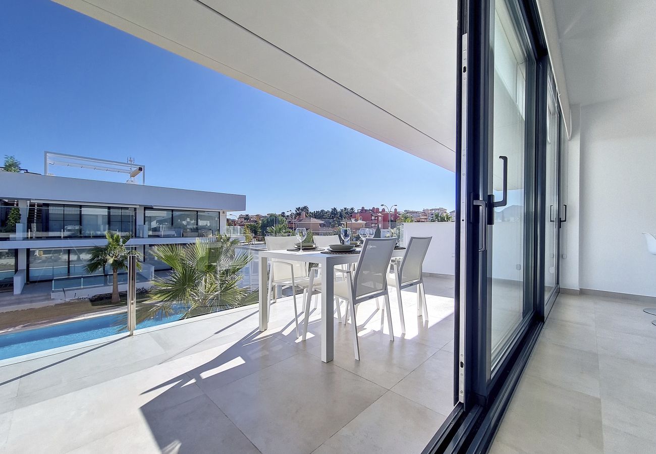 Apartment in Mar de Cristal - Penthouse with roof terrace and pool views