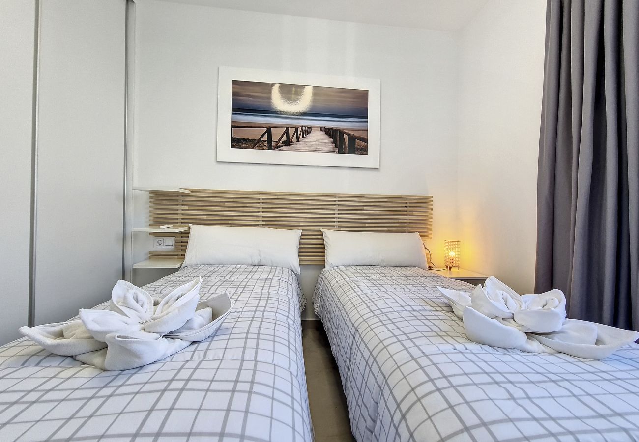 Apartment in Mar de Cristal - Penthouse with roof terrace and pool views