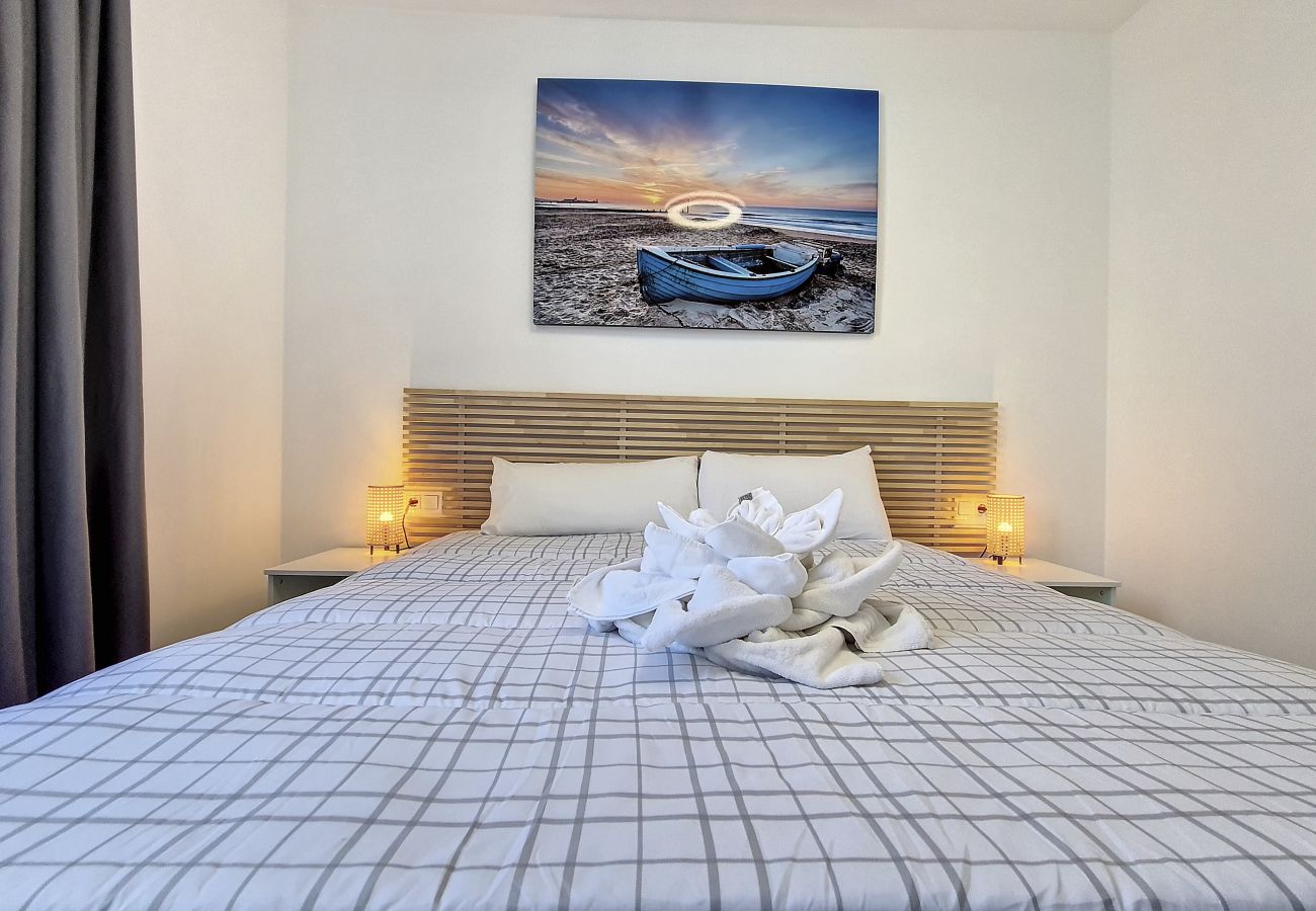 Apartment in Mar de Cristal - Penthouse with roof terrace and pool views