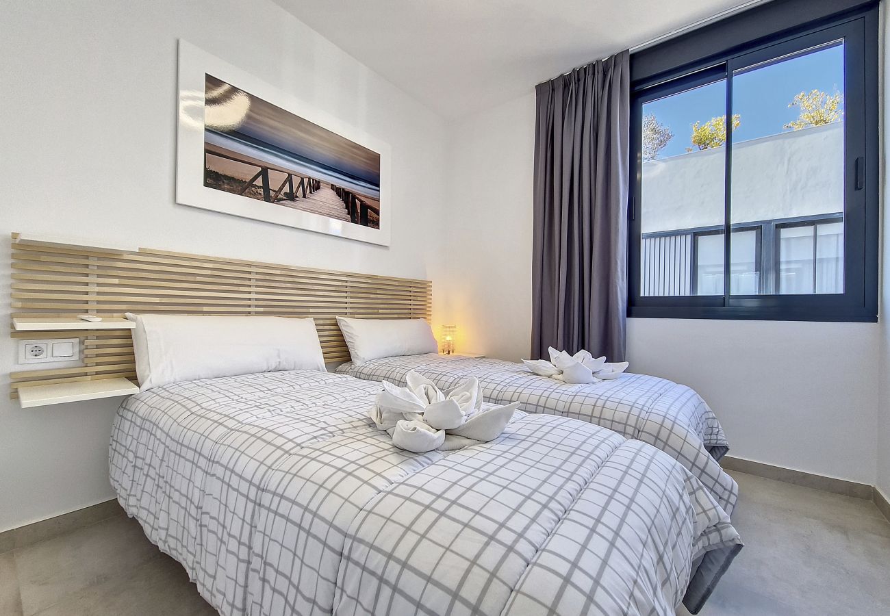Apartment in Mar de Cristal - Penthouse with roof terrace and pool views