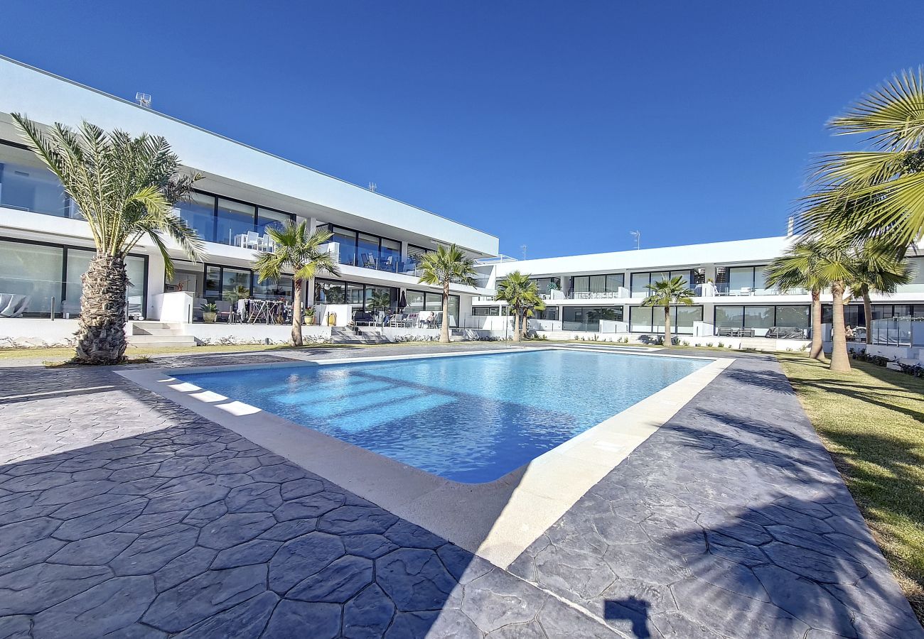Apartment in Mar de Cristal - Penthouse with roof terrace and pool views