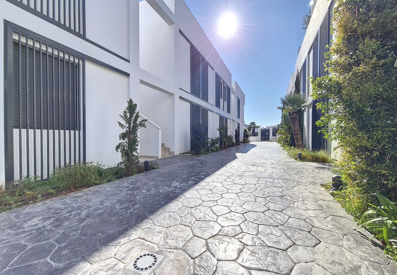 Apartment in Mar de Cristal - Penthouse with roof terrace and pool views