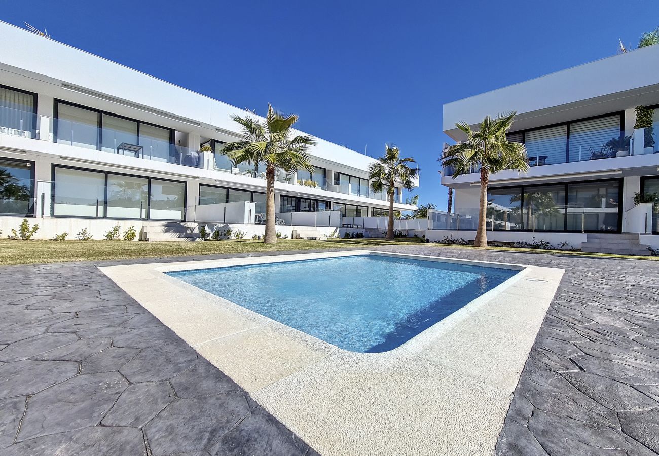 Apartment in Mar de Cristal - Penthouse with roof terrace and pool views