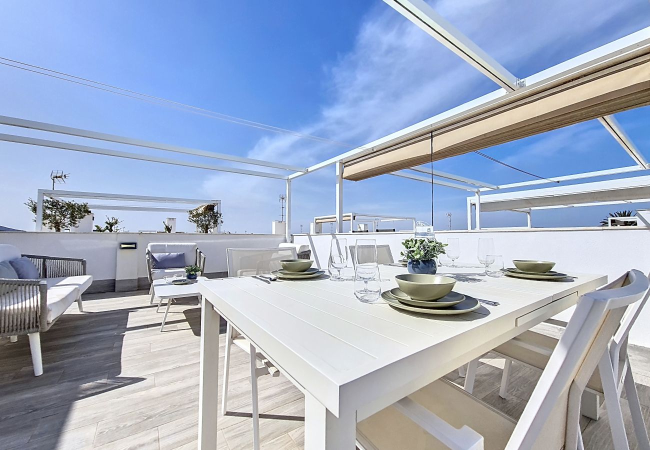 Apartment in Mar de Cristal - Penthouse with roof terrace and pool views