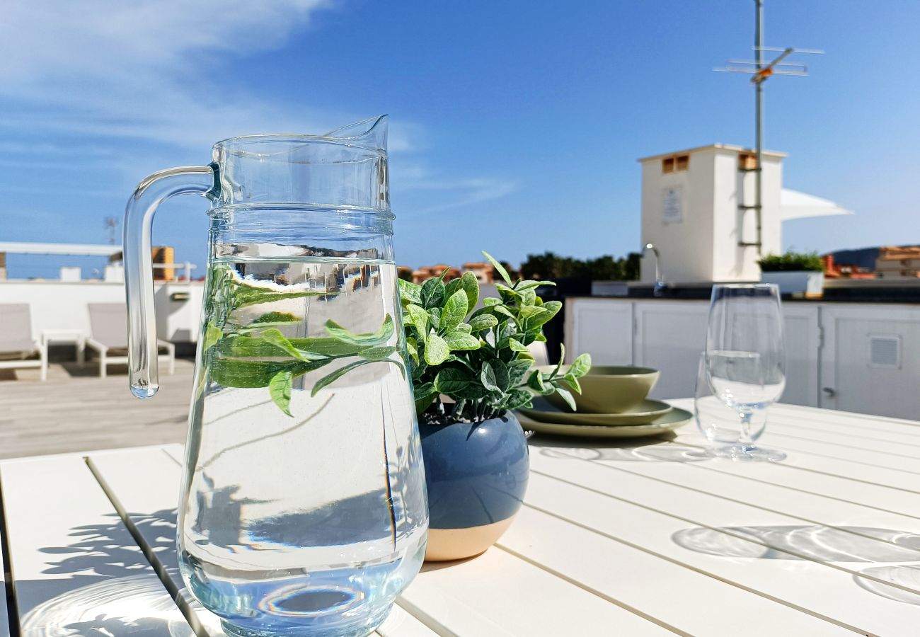 Apartment in Mar de Cristal - Penthouse with roof terrace and pool views
