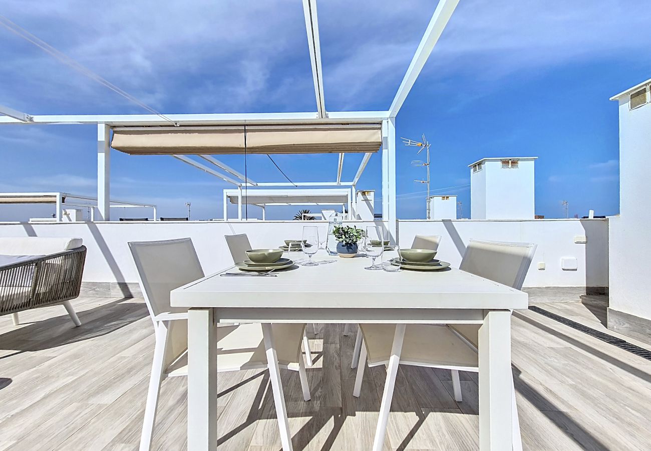 Apartment in Mar de Cristal - Penthouse with roof terrace and pool views