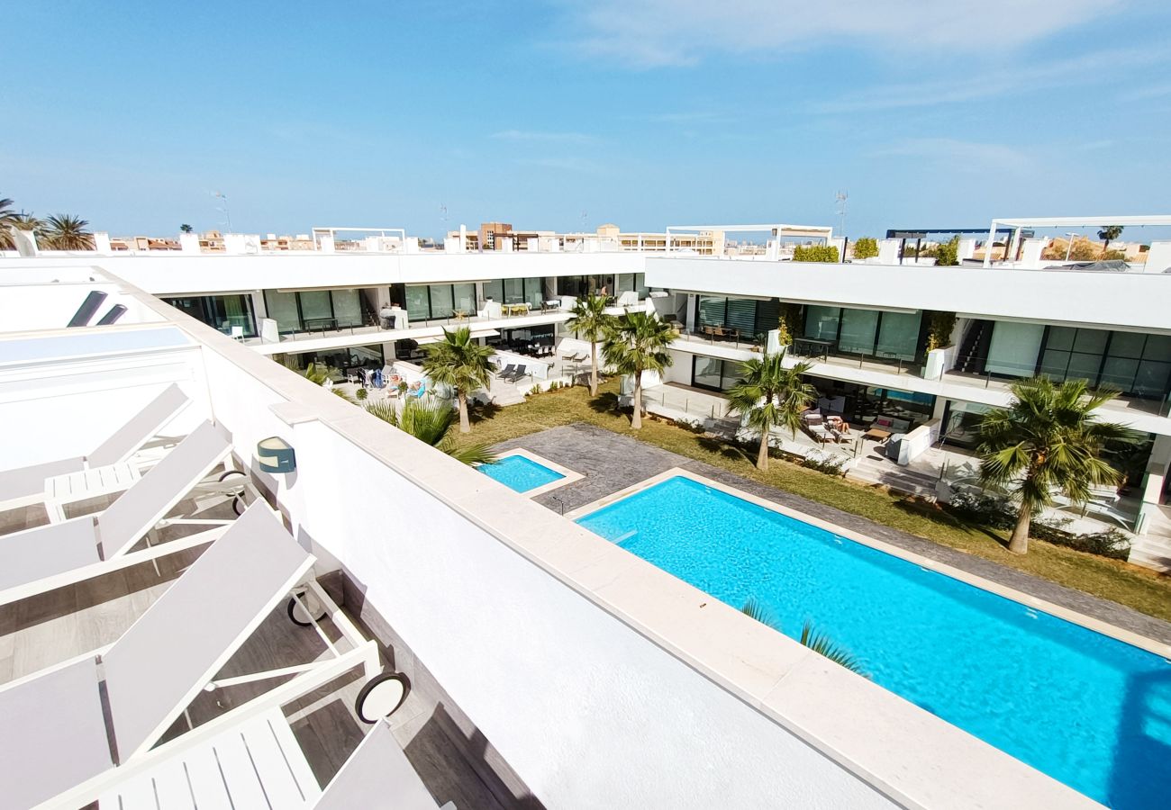 Apartment in Mar de Cristal - Penthouse with roof terrace and pool views