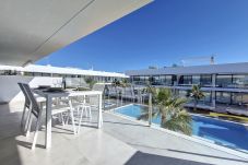 Ático moderno con piscina comunitaria, parking y wifi en Mar de Cristal