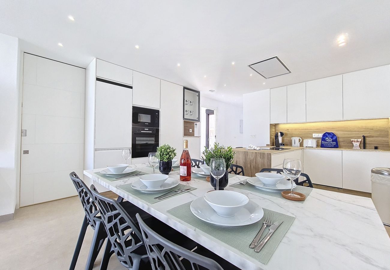 Apartment in Mar de Cristal - Poolside apartment with terrace, parking and Wi-Fi 