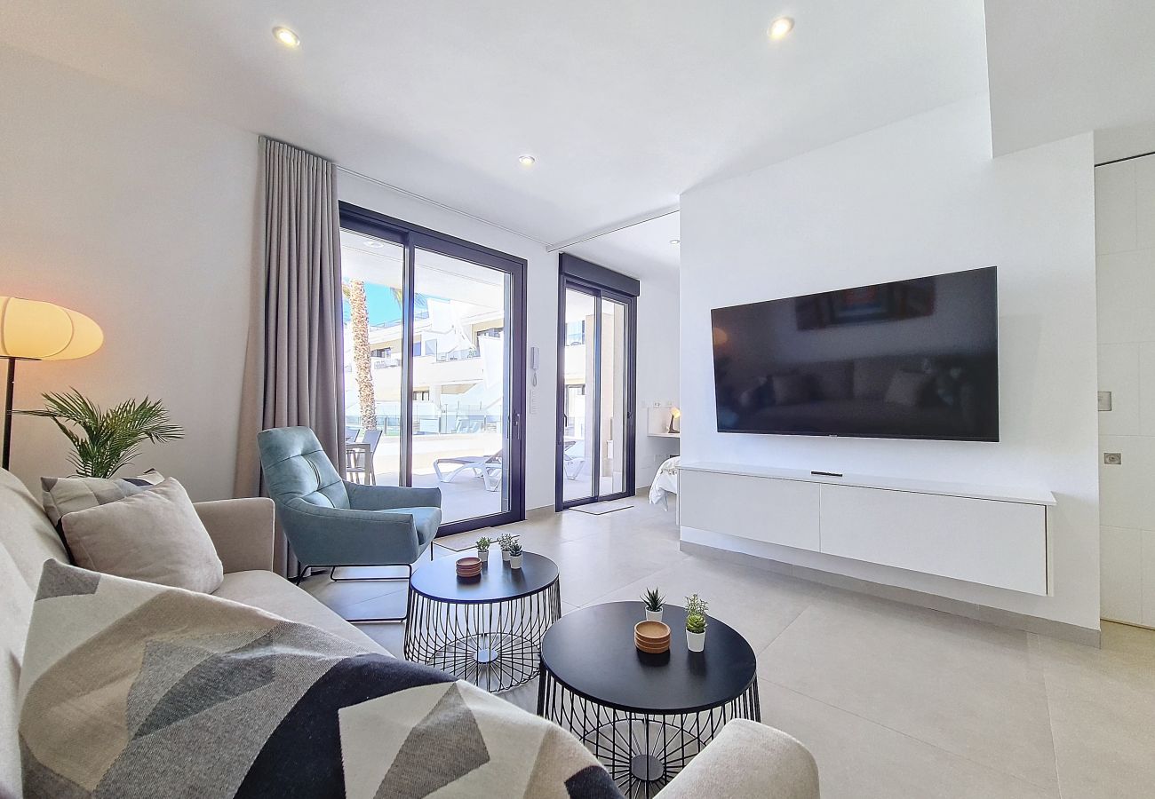 Apartment in Mar de Cristal - Poolside apartment with terrace, parking and Wi-Fi 