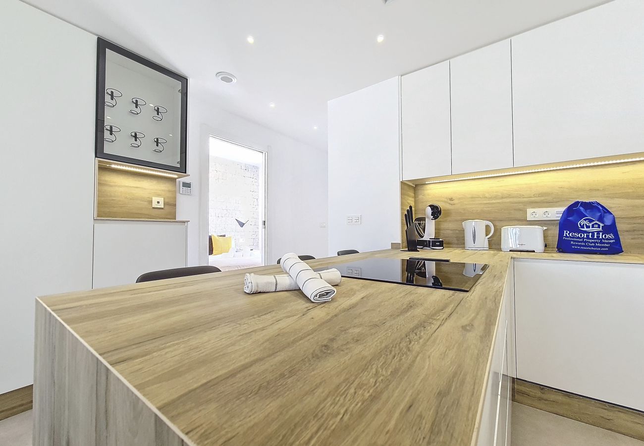Apartment in Mar de Cristal - Poolside apartment with terrace, parking and Wi-Fi 