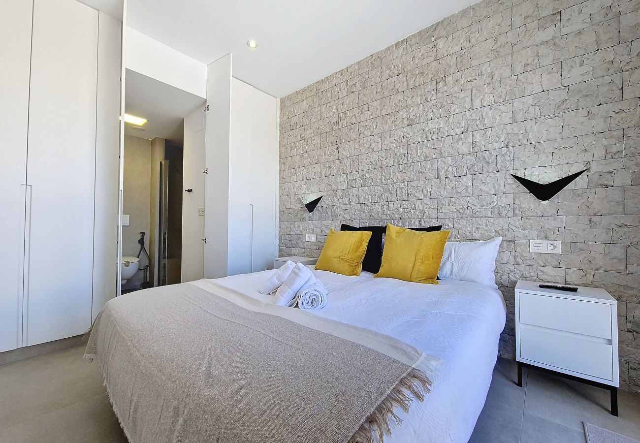 Apartment in Mar de Cristal - Poolside apartment with terrace, parking and Wi-Fi 