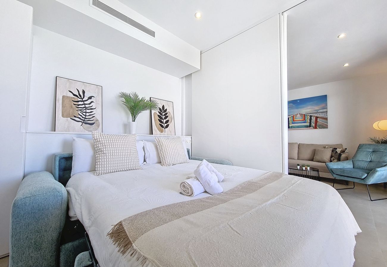 Apartment in Mar de Cristal - Poolside apartment with terrace, parking and Wi-Fi 