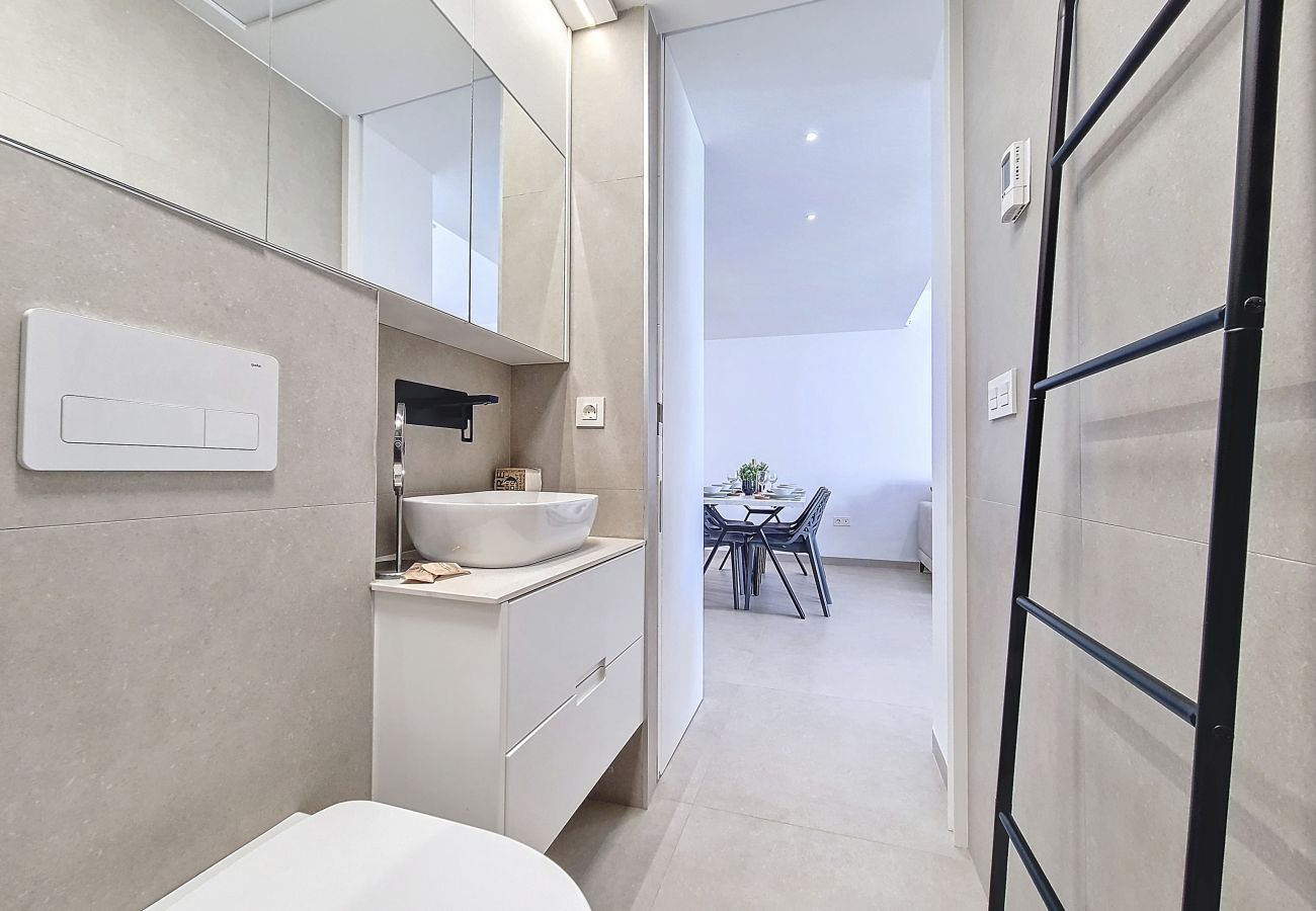 Apartment in Mar de Cristal - Poolside apartment with terrace, parking and Wi-Fi 