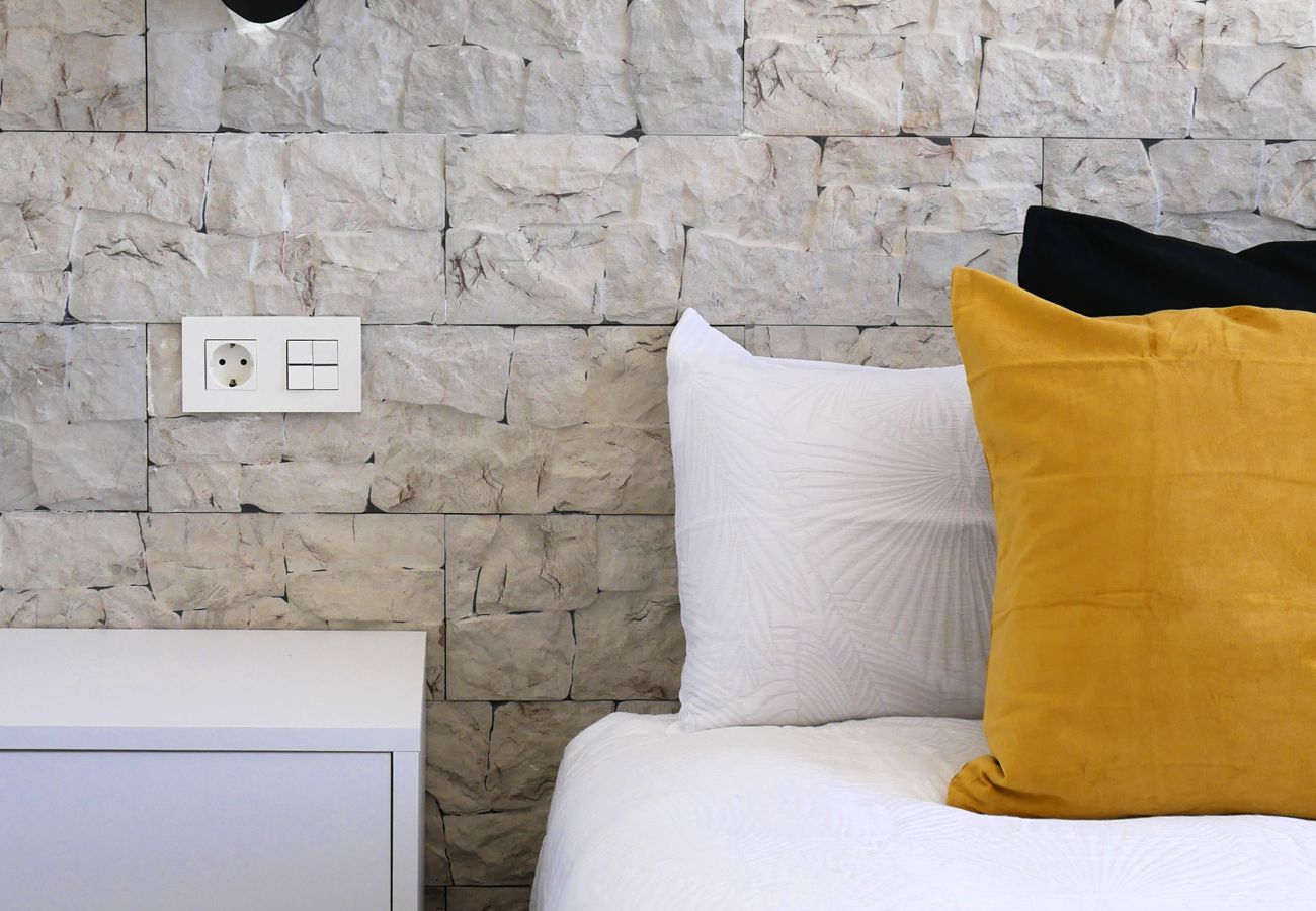 Apartment in Mar de Cristal - Poolside apartment with terrace, parking and Wi-Fi 