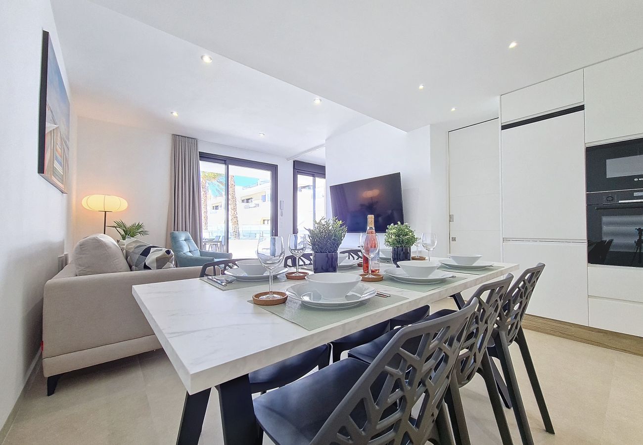 Apartment in Mar de Cristal - Poolside apartment with terrace, parking and Wi-Fi 