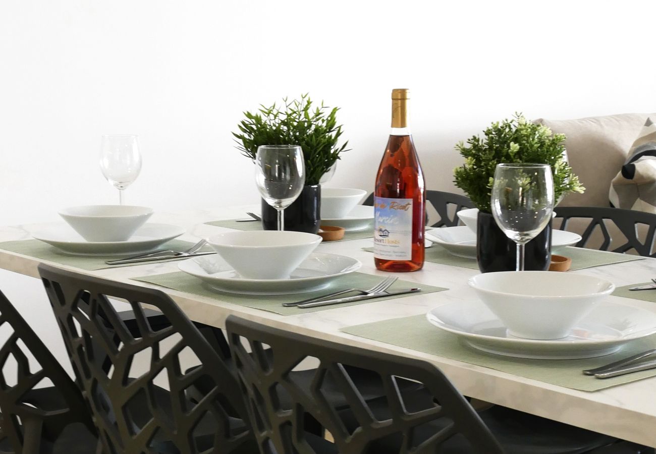 Apartment in Mar de Cristal - Poolside apartment with terrace, parking and Wi-Fi 