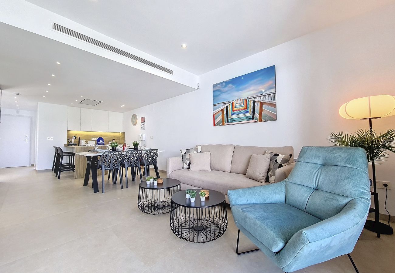 Apartment in Mar de Cristal - Poolside apartment with terrace, parking and Wi-Fi 