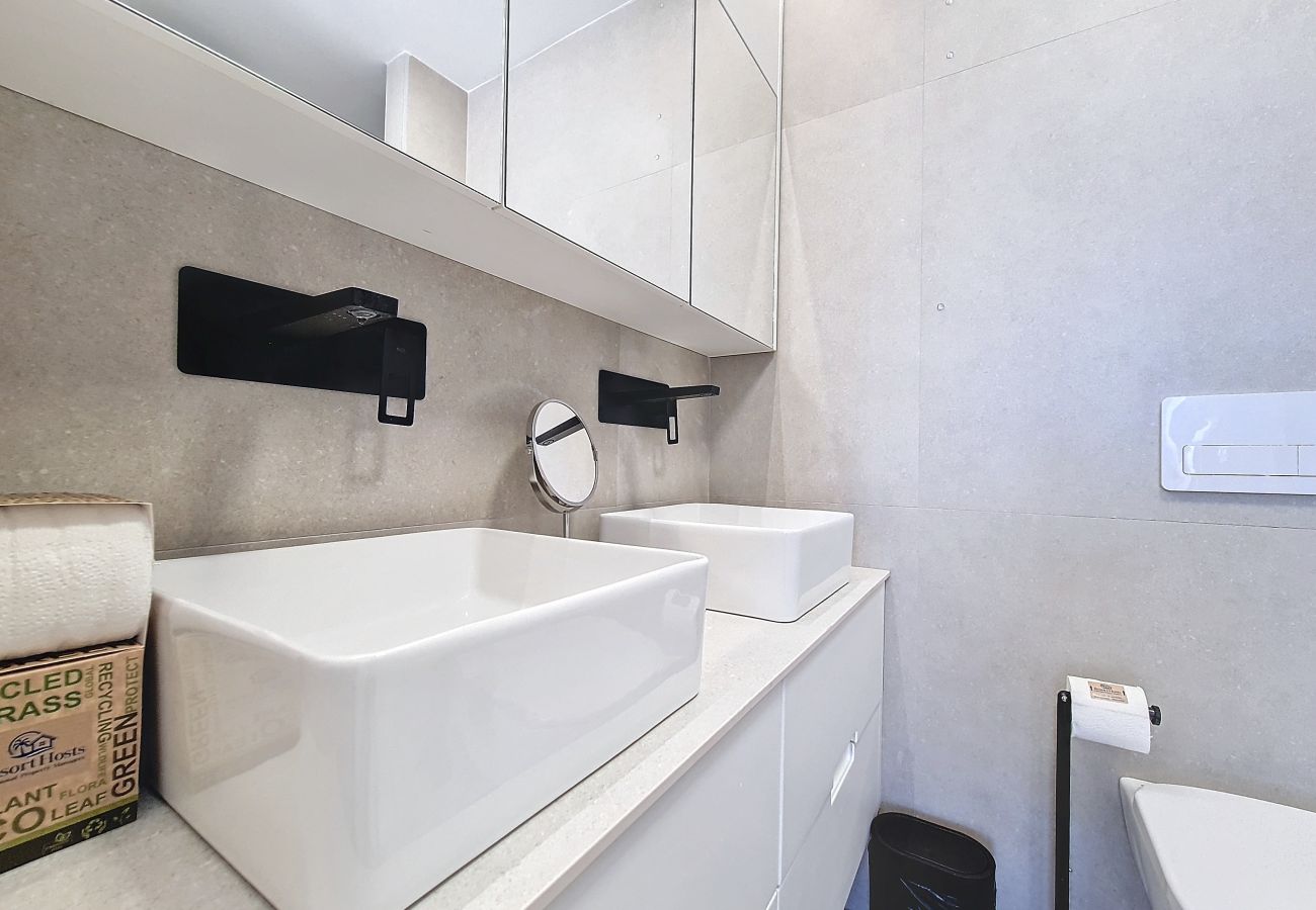 Apartment in Mar de Cristal - Poolside apartment with terrace, parking and Wi-Fi 