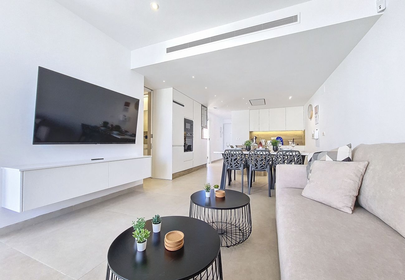 Apartment in Mar de Cristal - Poolside apartment with terrace, parking and Wi-Fi 