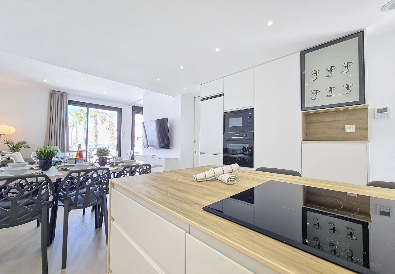 Apartment in Mar de Cristal - Poolside apartment with terrace, parking and Wi-Fi 