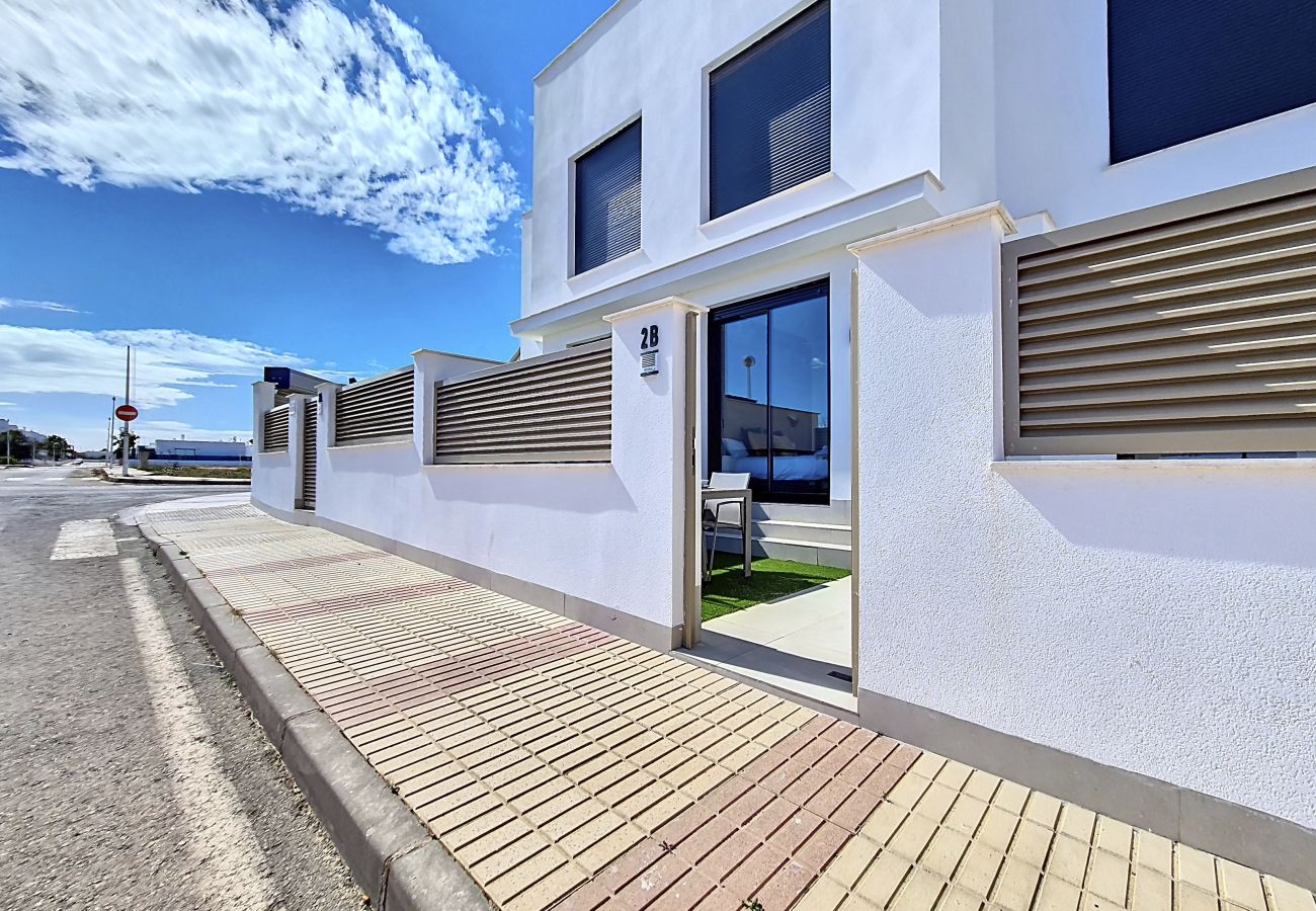 Apartment in Mar de Cristal - Poolside apartment with terrace, parking and Wi-Fi 