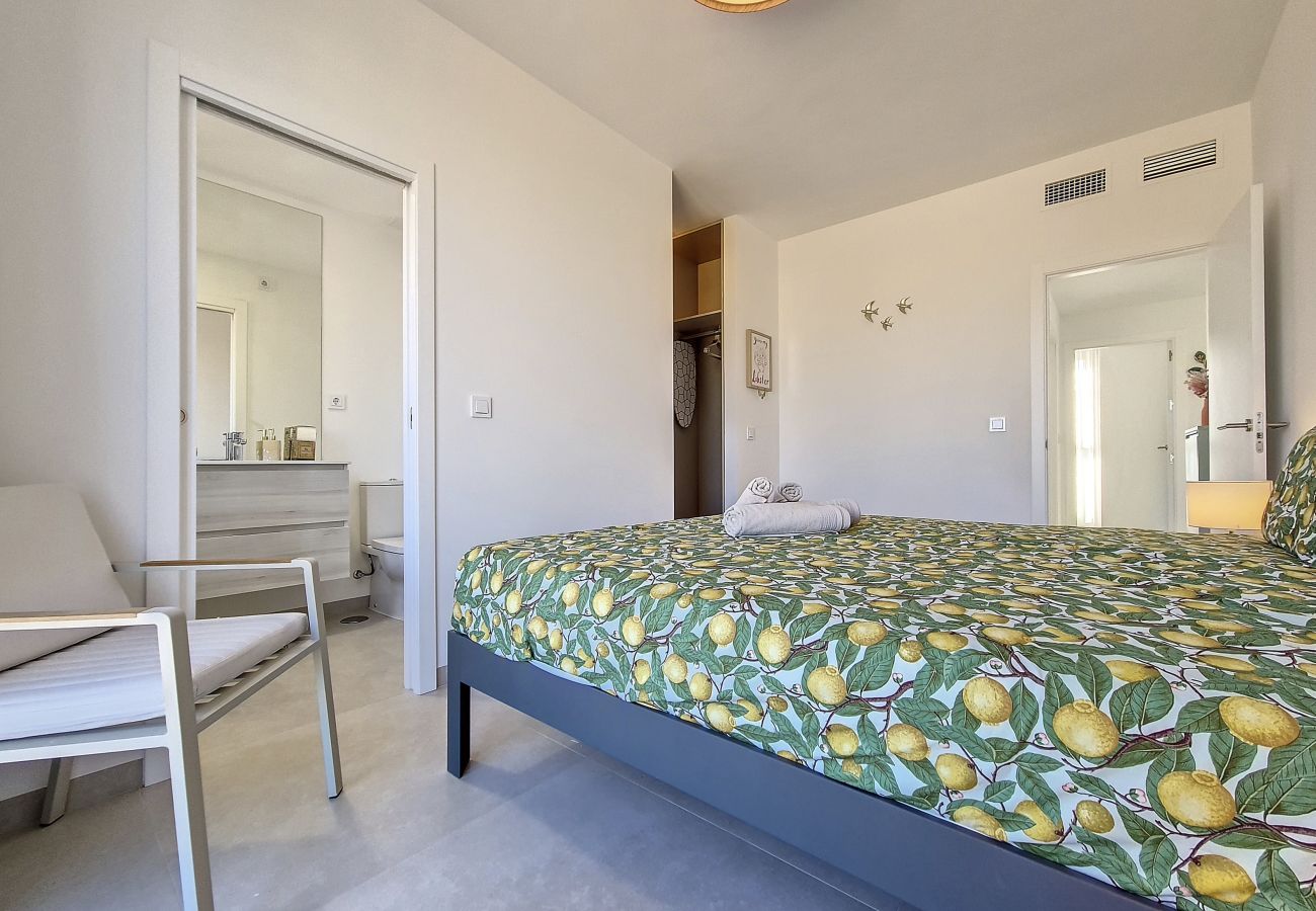 Apartment in Mar de Cristal - Penthouse apartment with pool and sea views