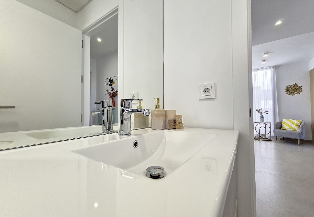 Apartment in Mar de Cristal - Penthouse apartment with pool and sea views